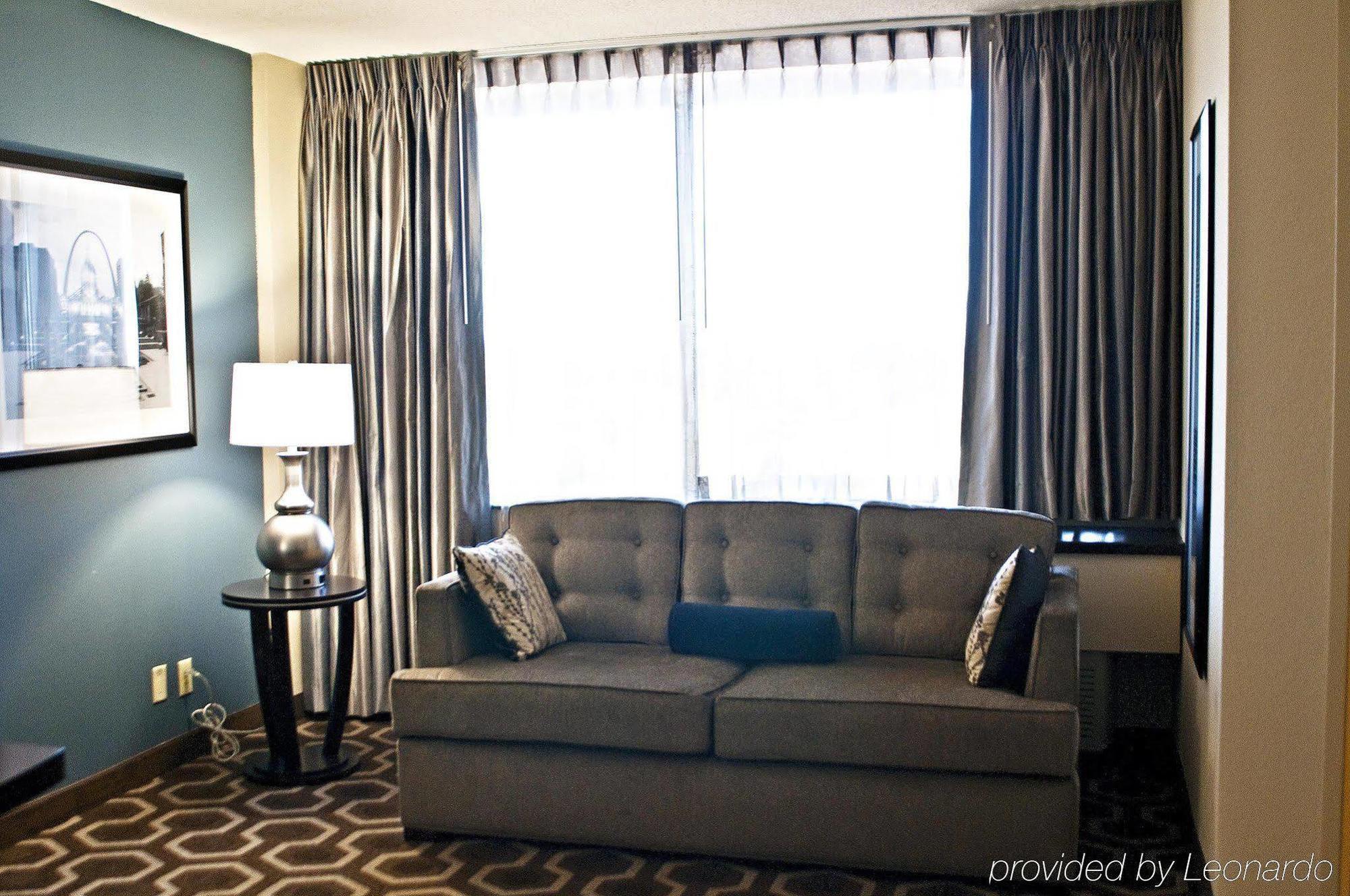 Embassy Suites By Hilton St Louis Airport Bridgeton Room photo